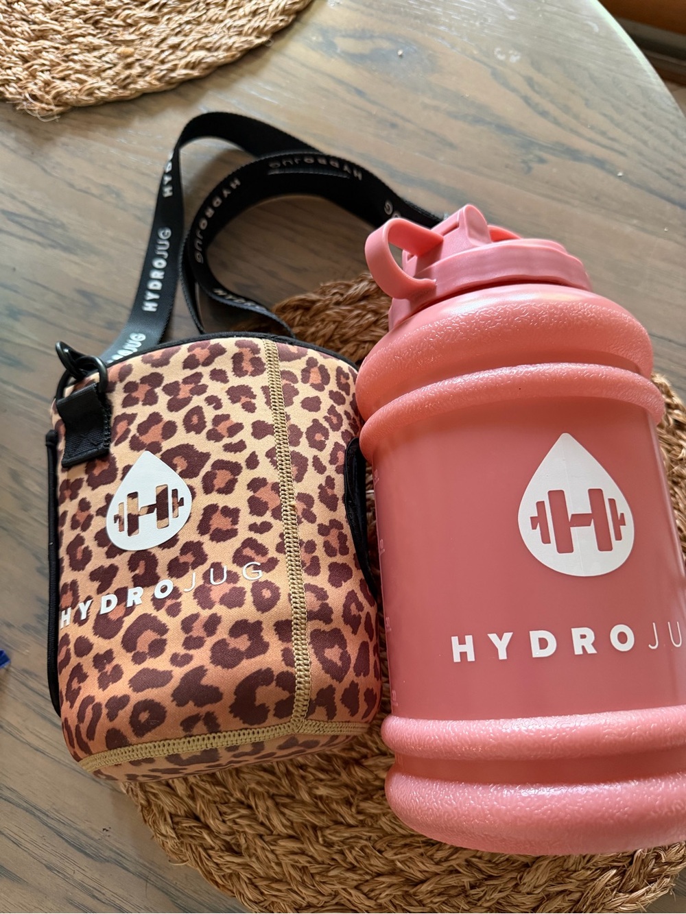 HydroJug Pink & Leopard Crossbody Bottle Bag with Pink Bottle